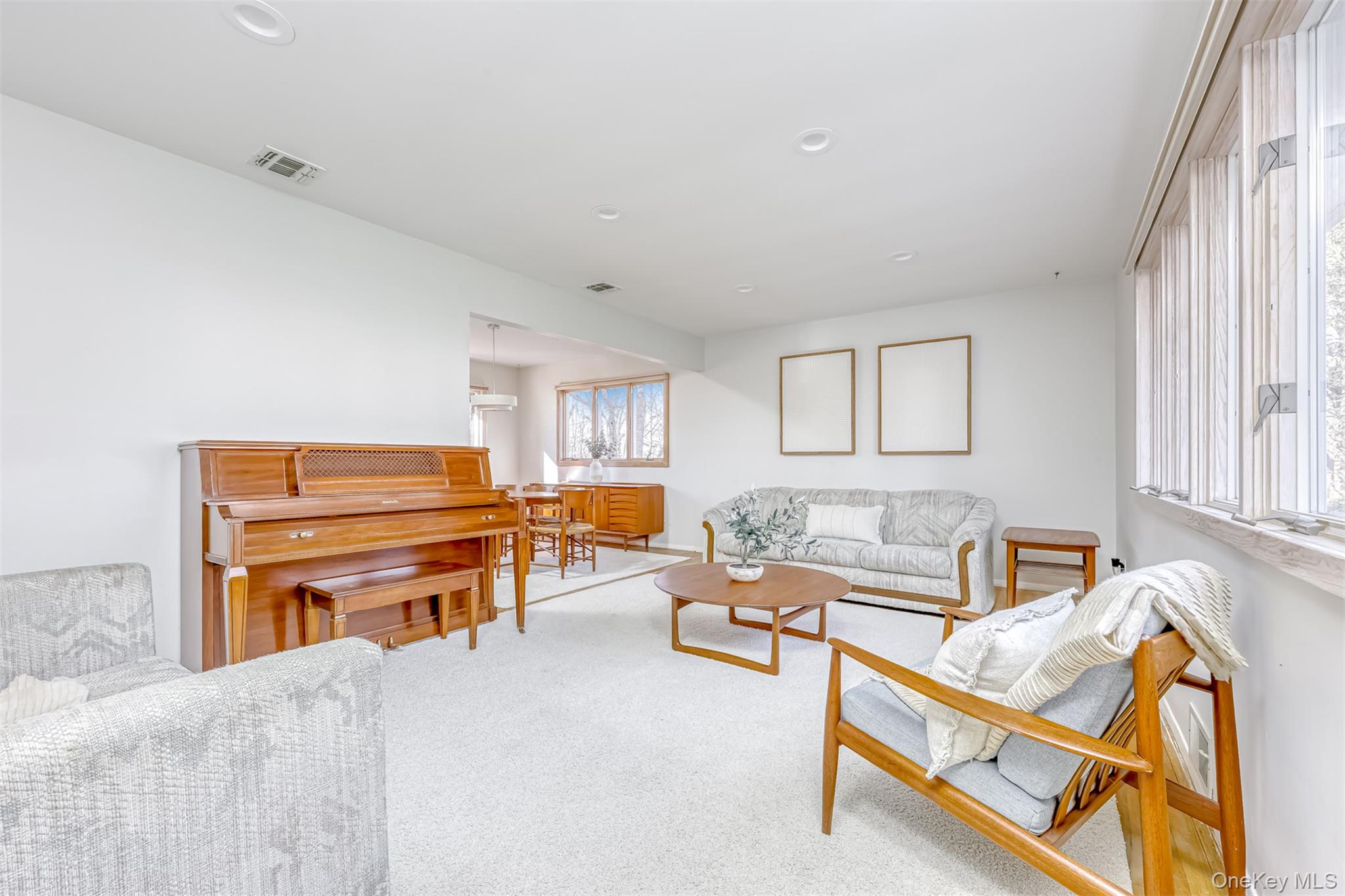 11 Fleetwood Avenue, Chestnut Ridge, NY 10977