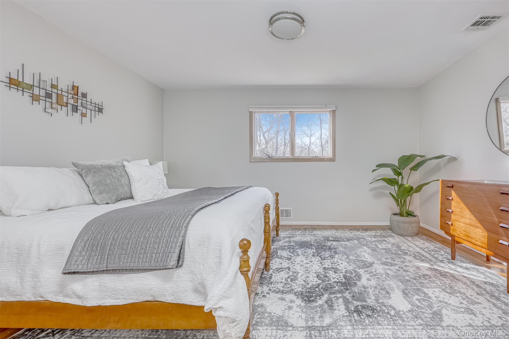 11 Fleetwood Avenue, Chestnut Ridge, NY 10977