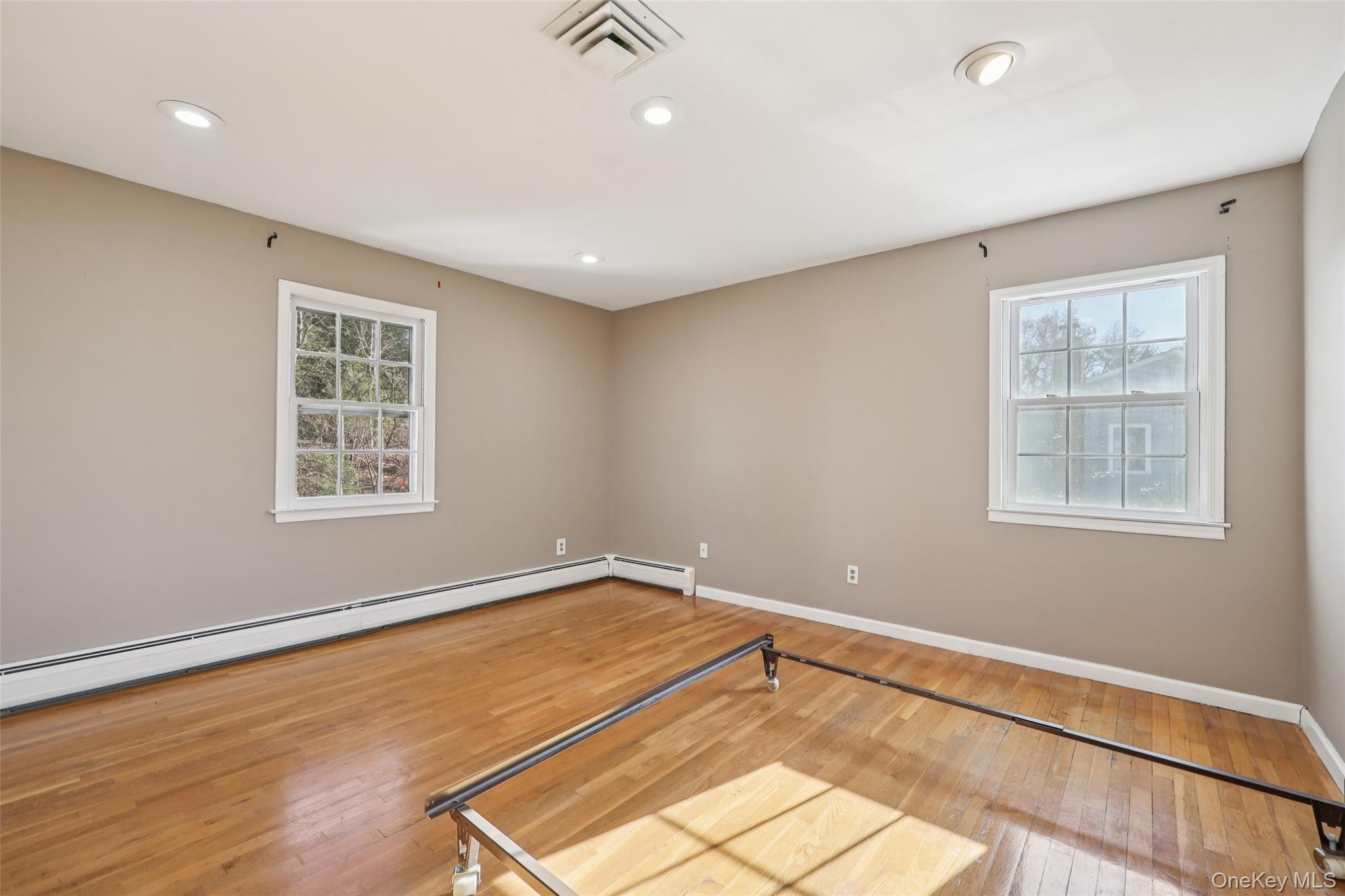 37 Minuteman Circle, Orangeburg, NY 10962