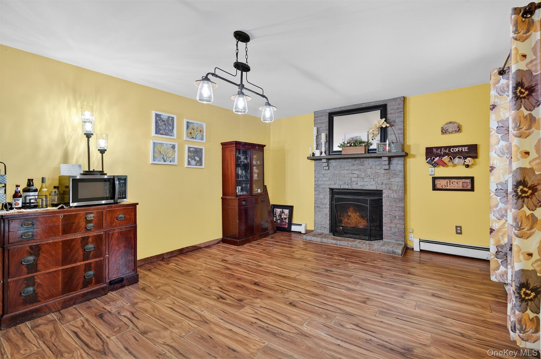 16 Oakland Avenue, Chester, NY 10918