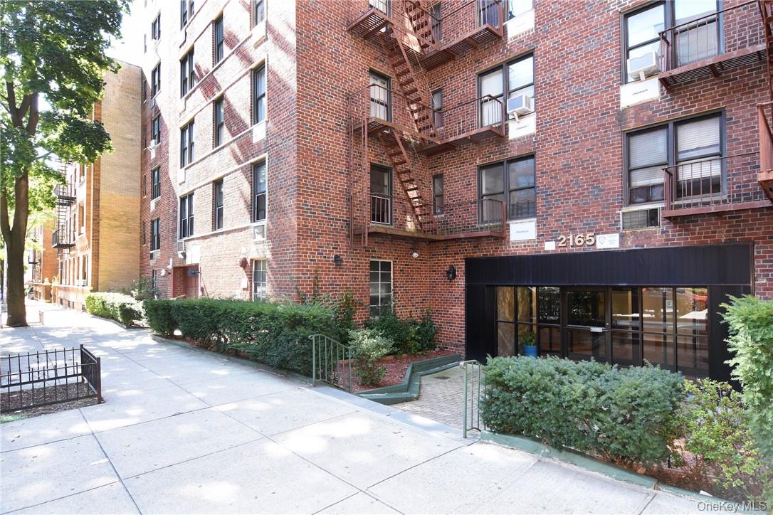 2165 Matthews Avenue # 4A, Bronx, NY 10462