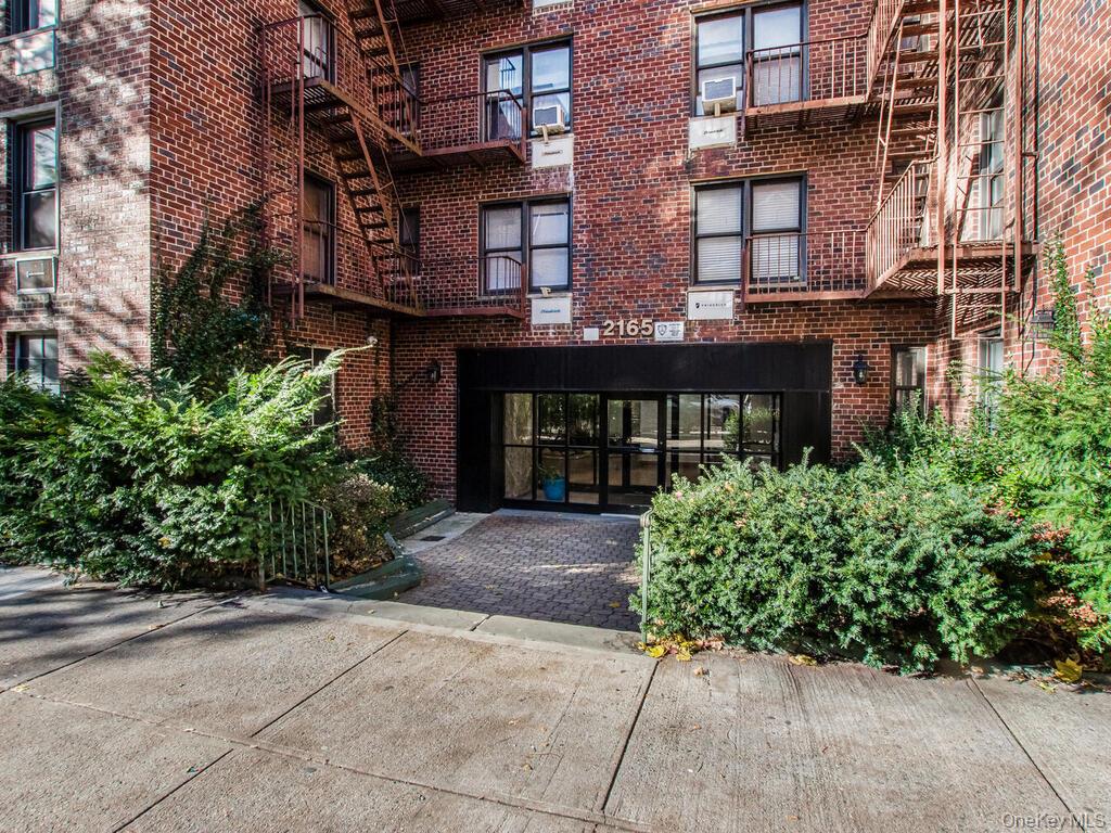 2165 Matthews Avenue # 4A, Bronx, NY 10462