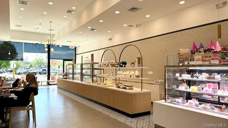 1 Miller Place # D, Smithtown, NY 11787