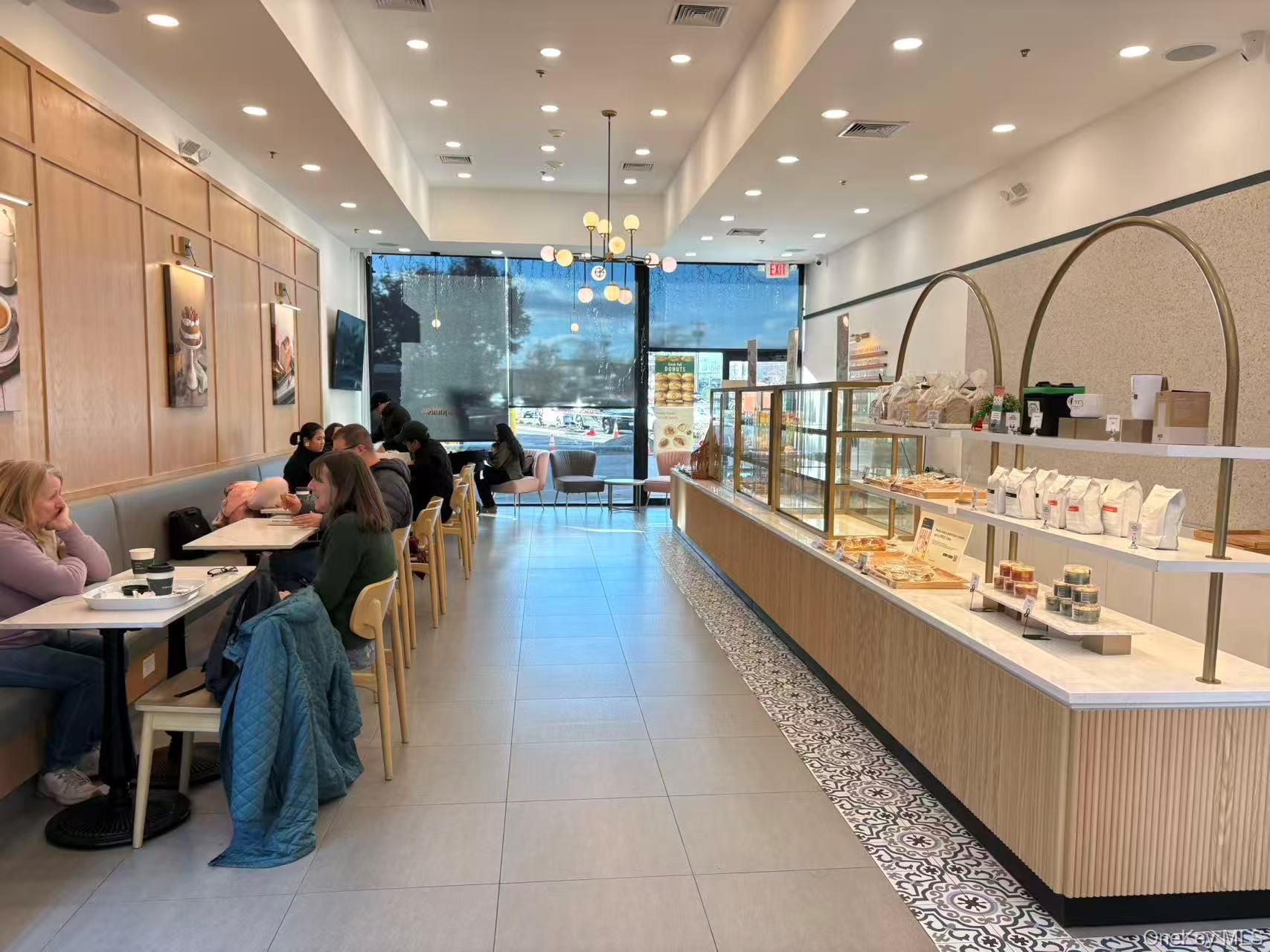 1 Miller Place # D, Smithtown, NY 11787