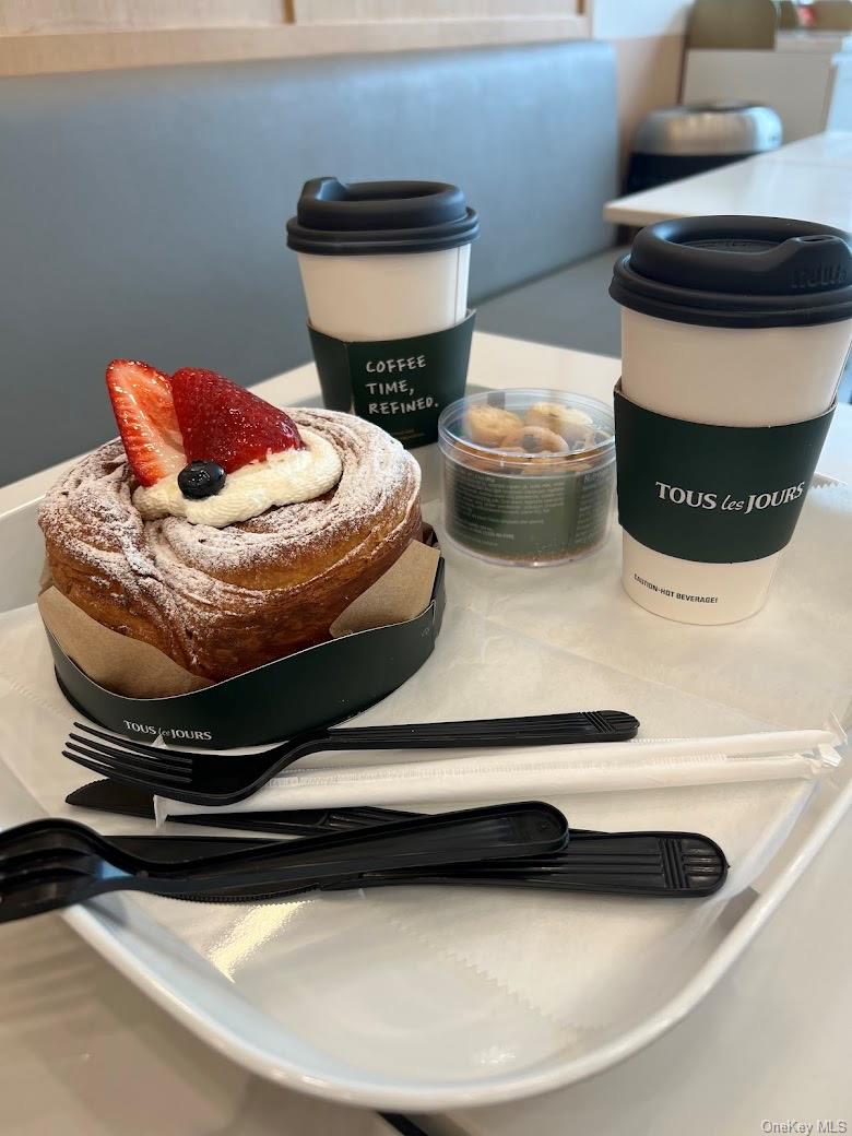 1 Miller Place # D, Smithtown, NY 11787