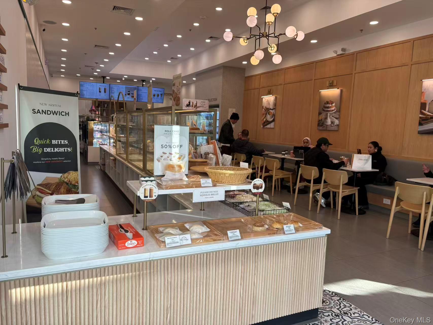 1 Miller Place # D, Smithtown, NY 11787