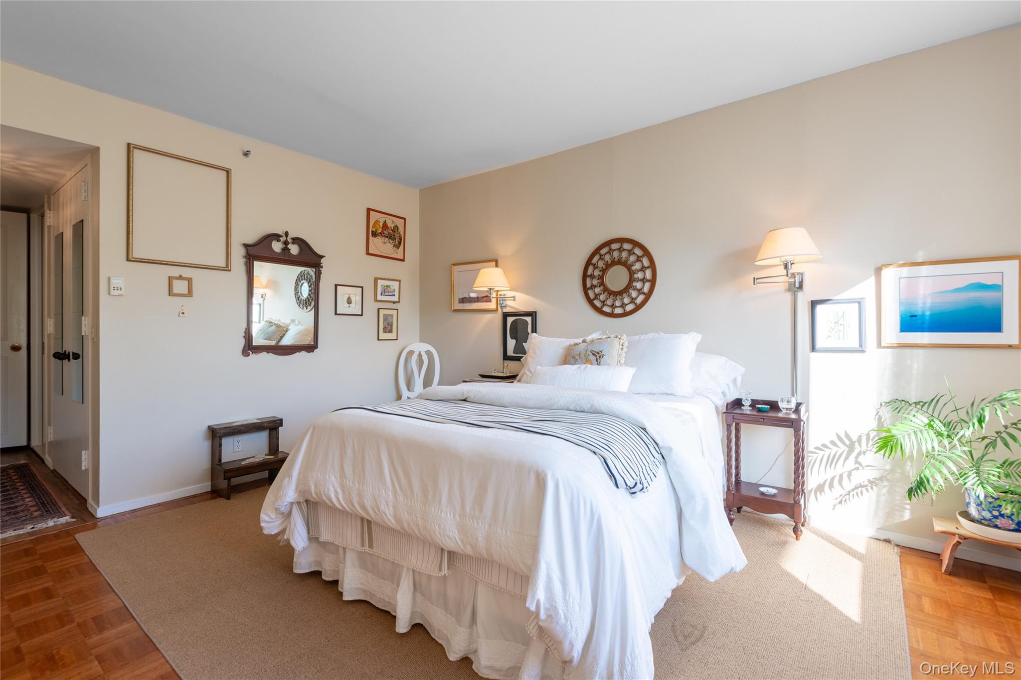 100 Hilton Avenue # M4, Garden City, NY 11530