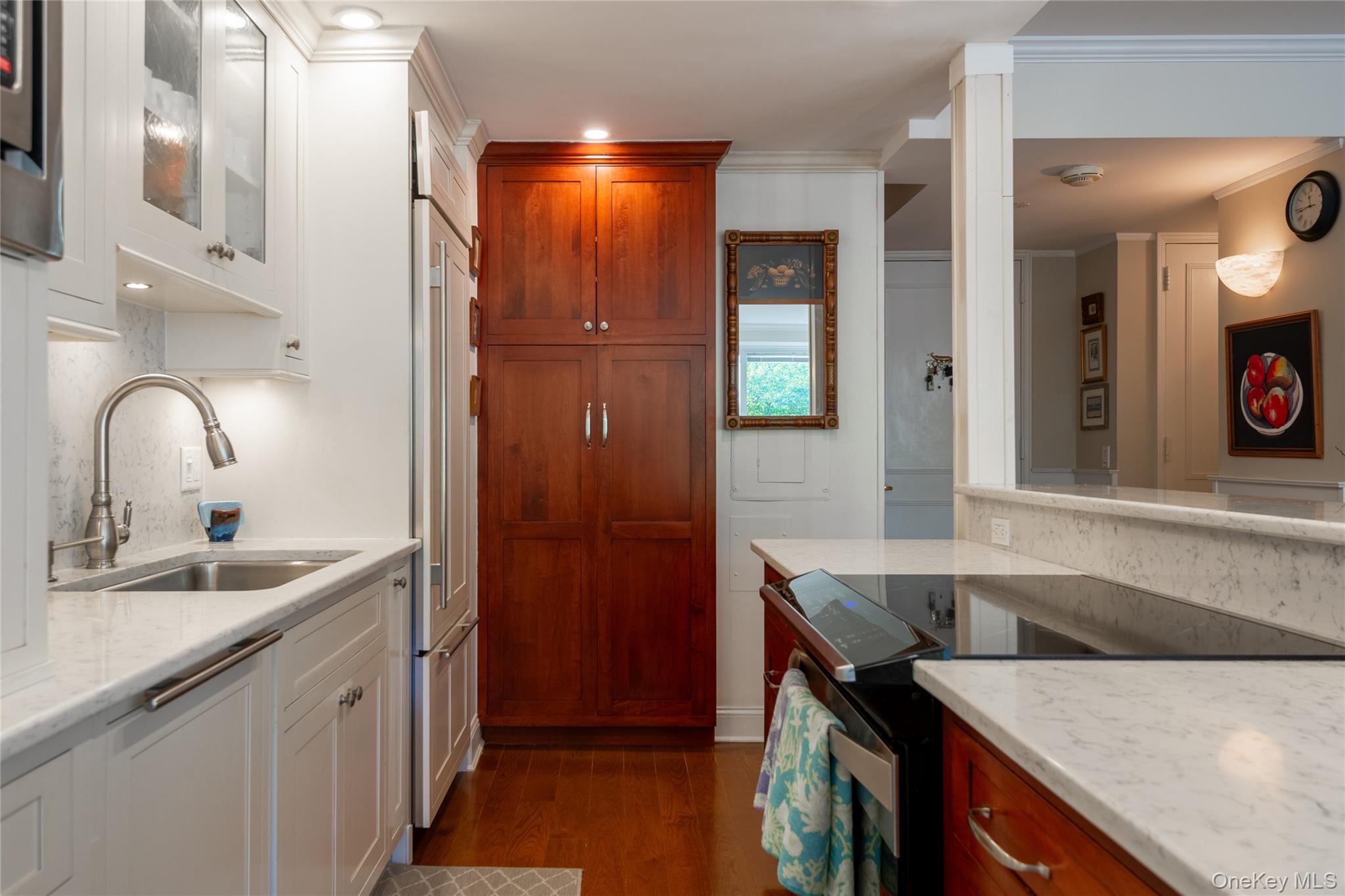 100 Hilton Avenue # M4, Garden City, NY 11530