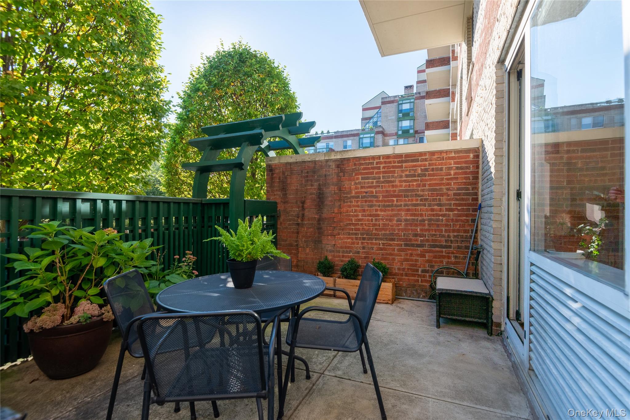 100 Hilton Avenue # M4, Garden City, NY 11530