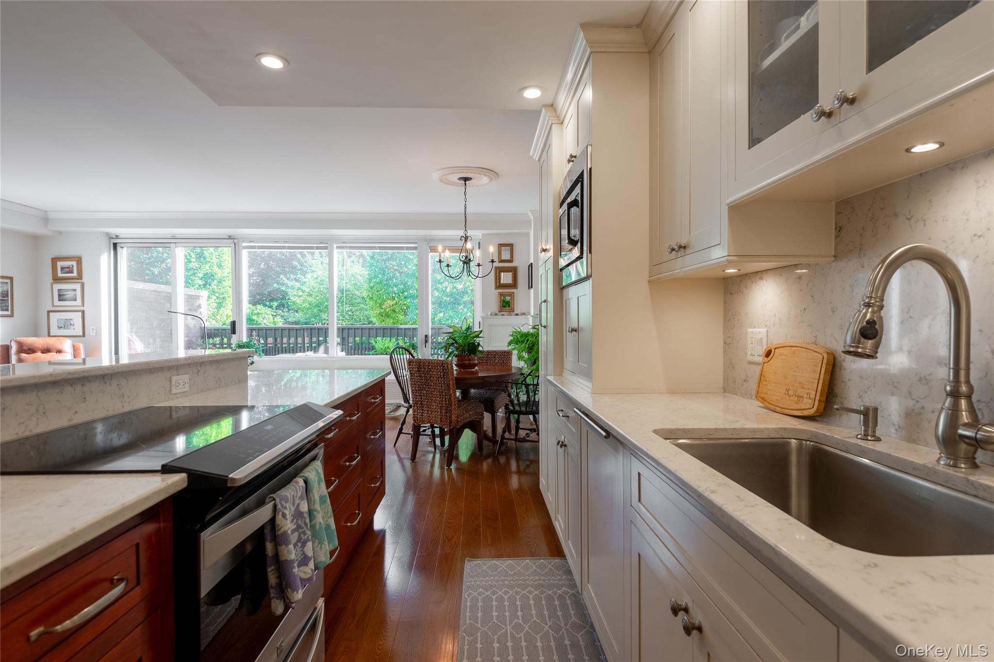 100 Hilton Avenue # M4, Garden City, NY 11530