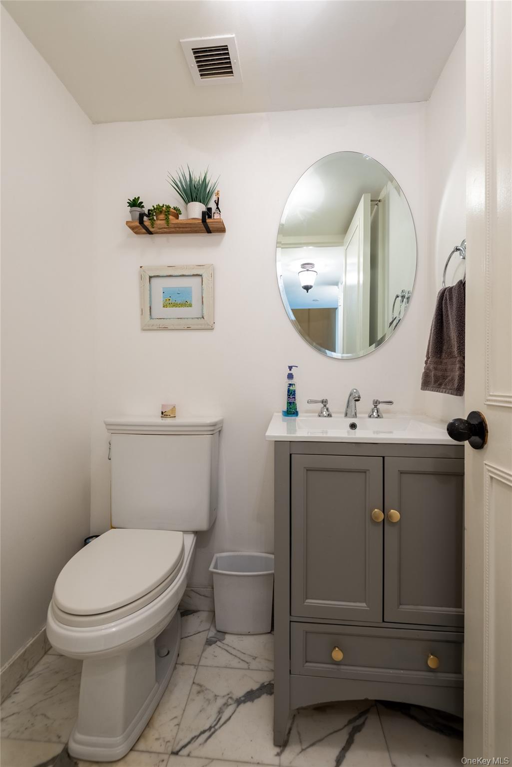 100 Hilton Avenue # M4, Garden City, NY 11530