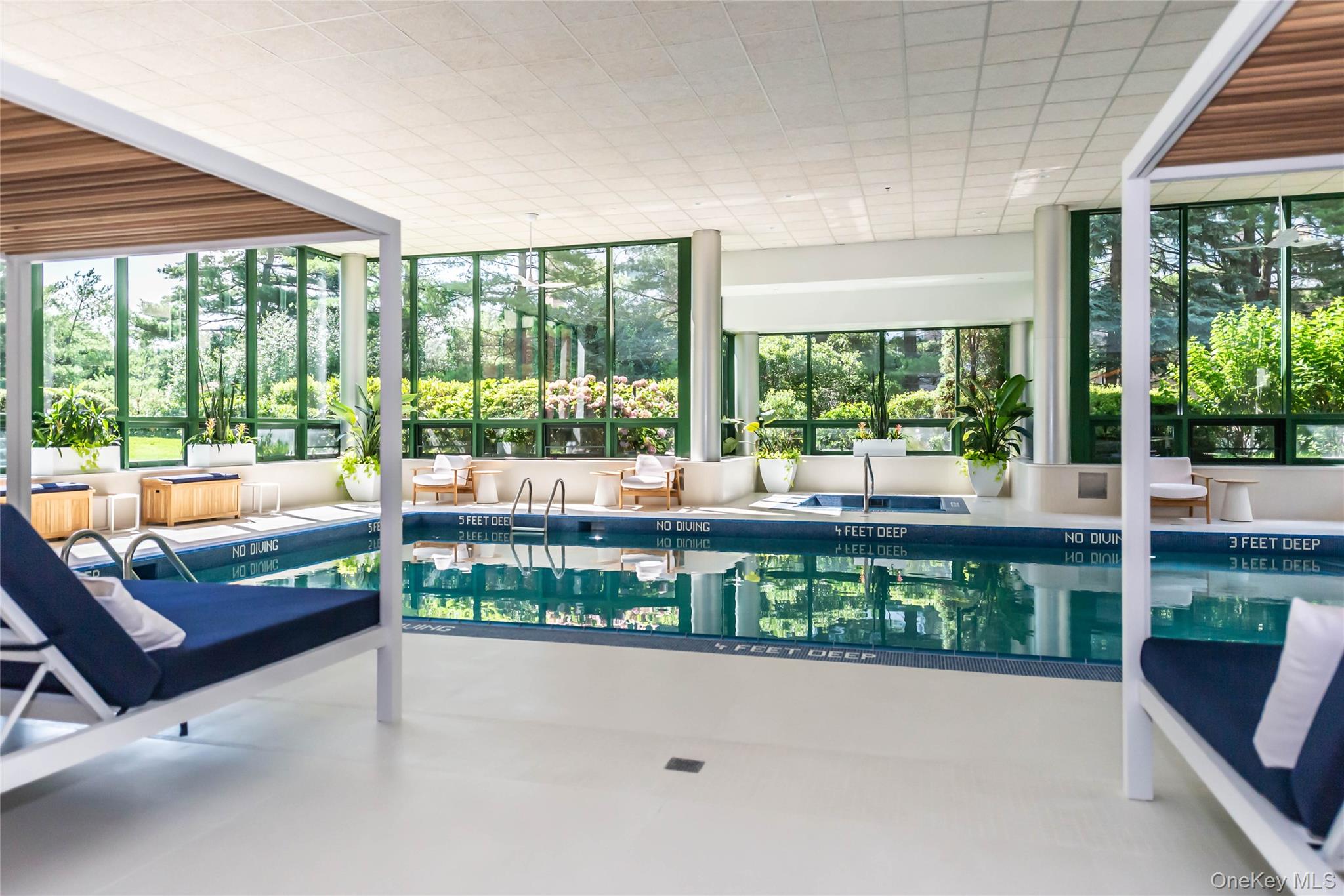 100 Hilton Avenue # M4, Garden City, NY 11530