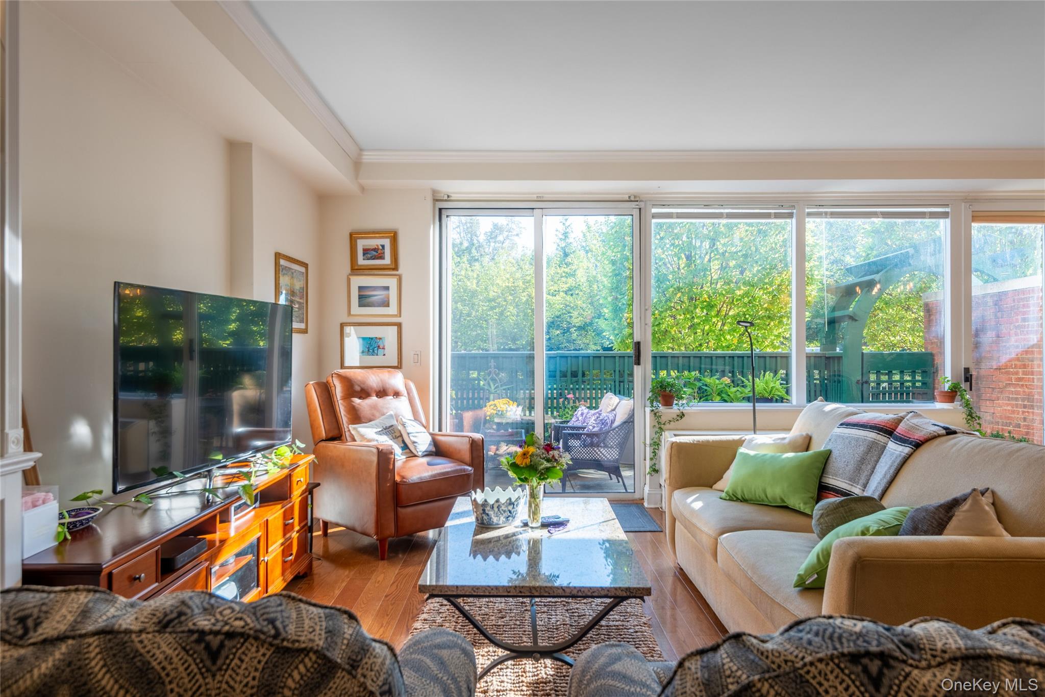 100 Hilton Avenue # M4, Garden City, NY 11530