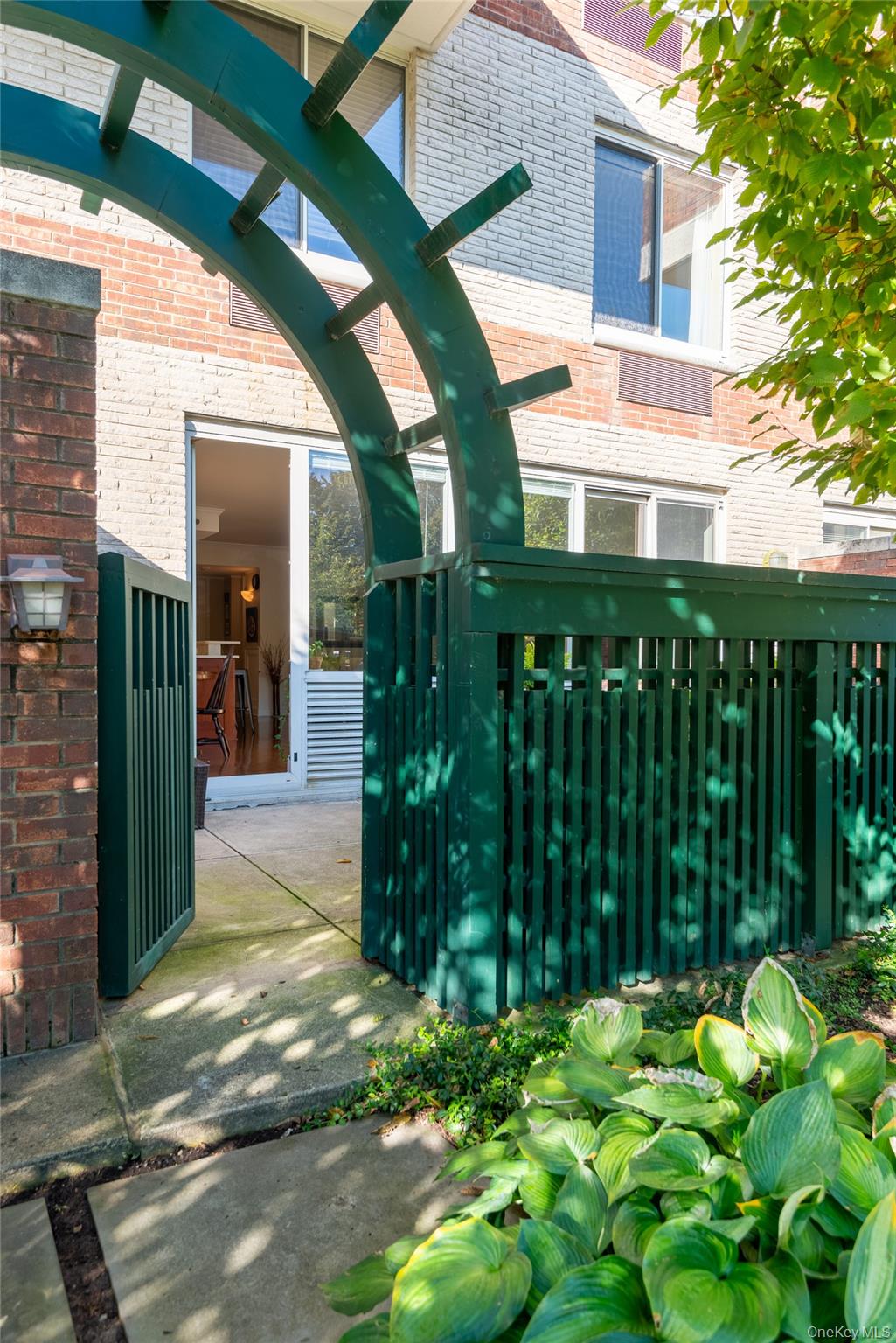 100 Hilton Avenue # M4, Garden City, NY 11530