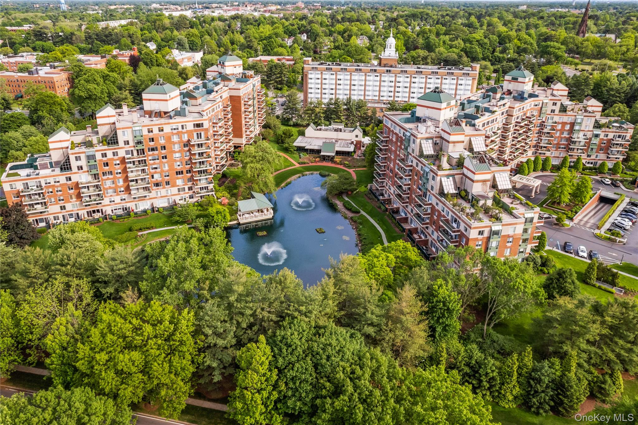 100 Hilton Avenue # M4, Garden City, NY 11530