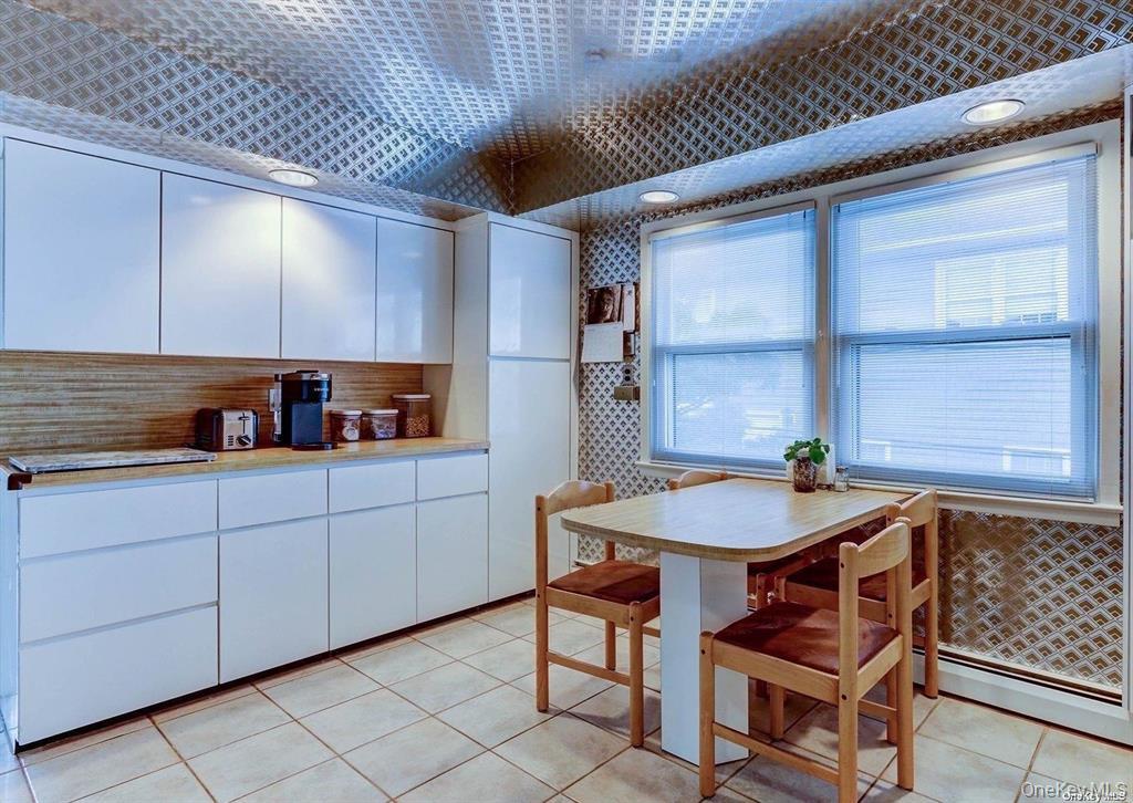 14 Kensington Street, Lido Beach, NY 11561