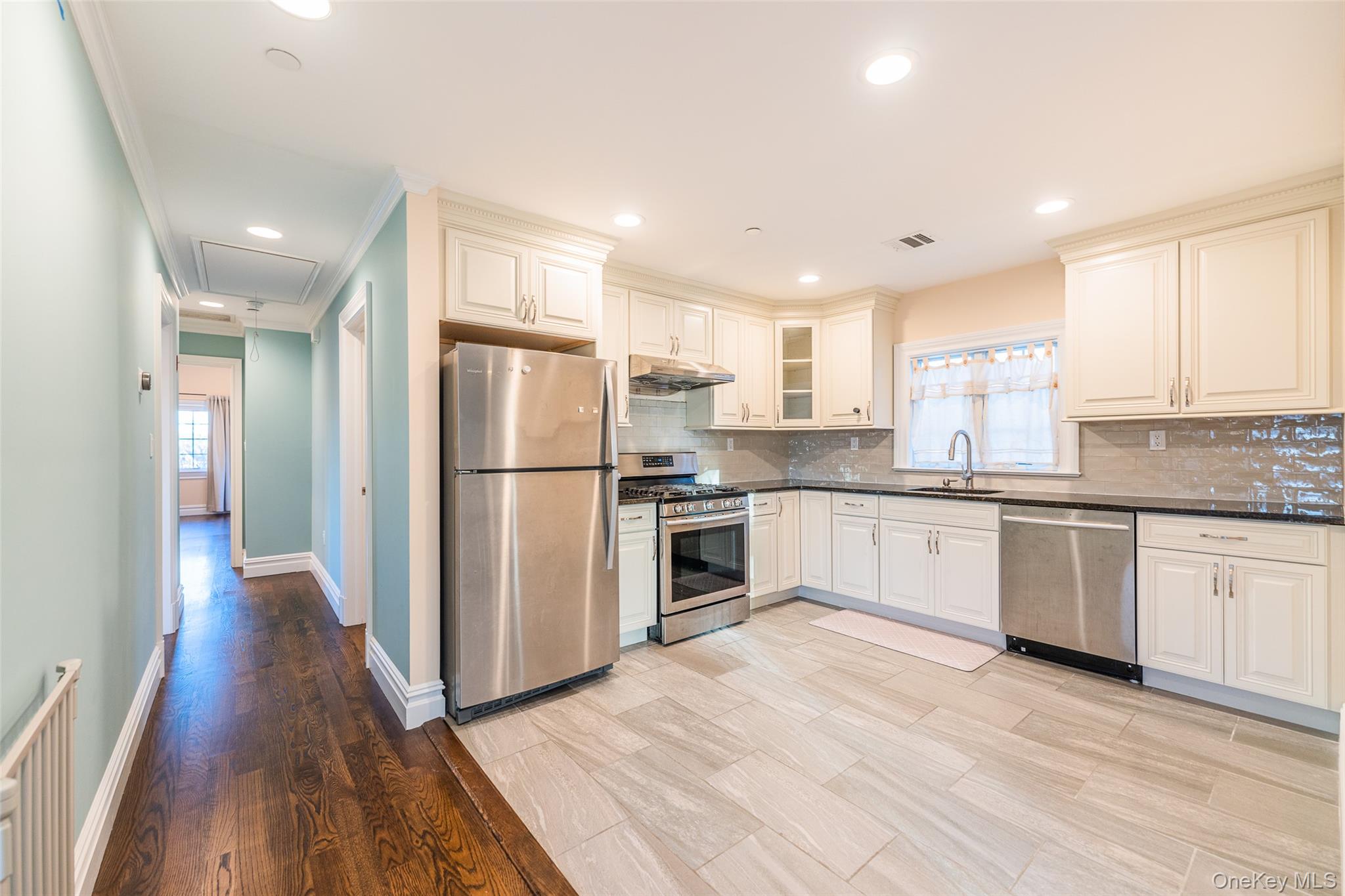 4515 Browvale Lane, Little Neck, NY 11362