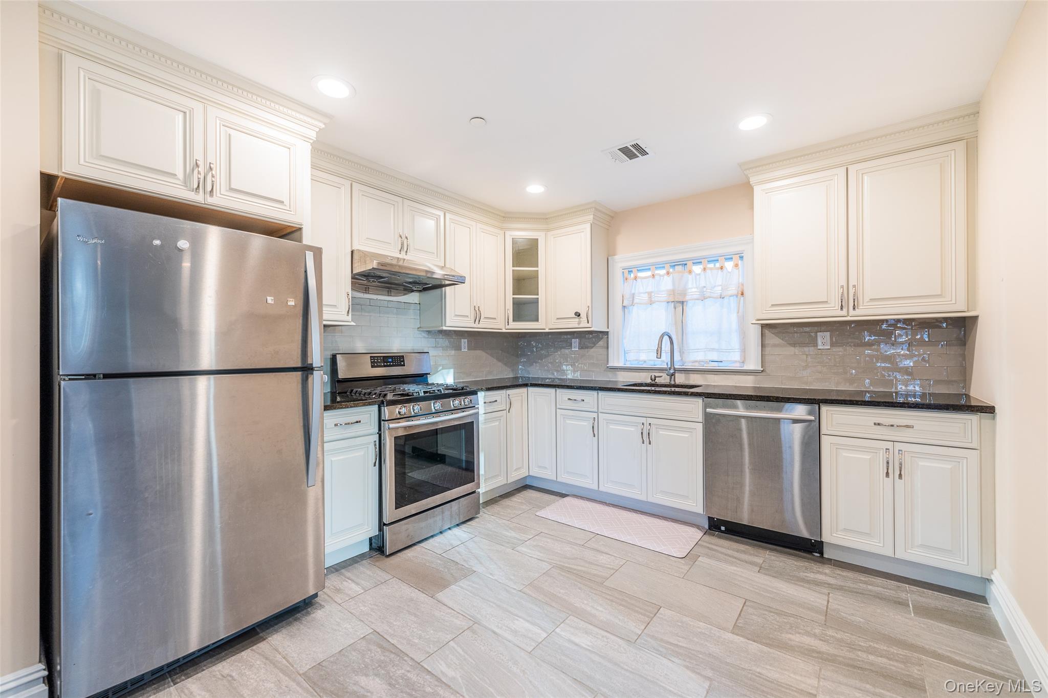 4515 Browvale Lane, Little Neck, NY 11362