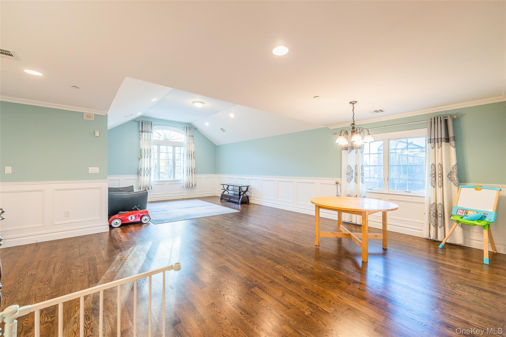 4515 Browvale Lane, Little Neck, NY 11362