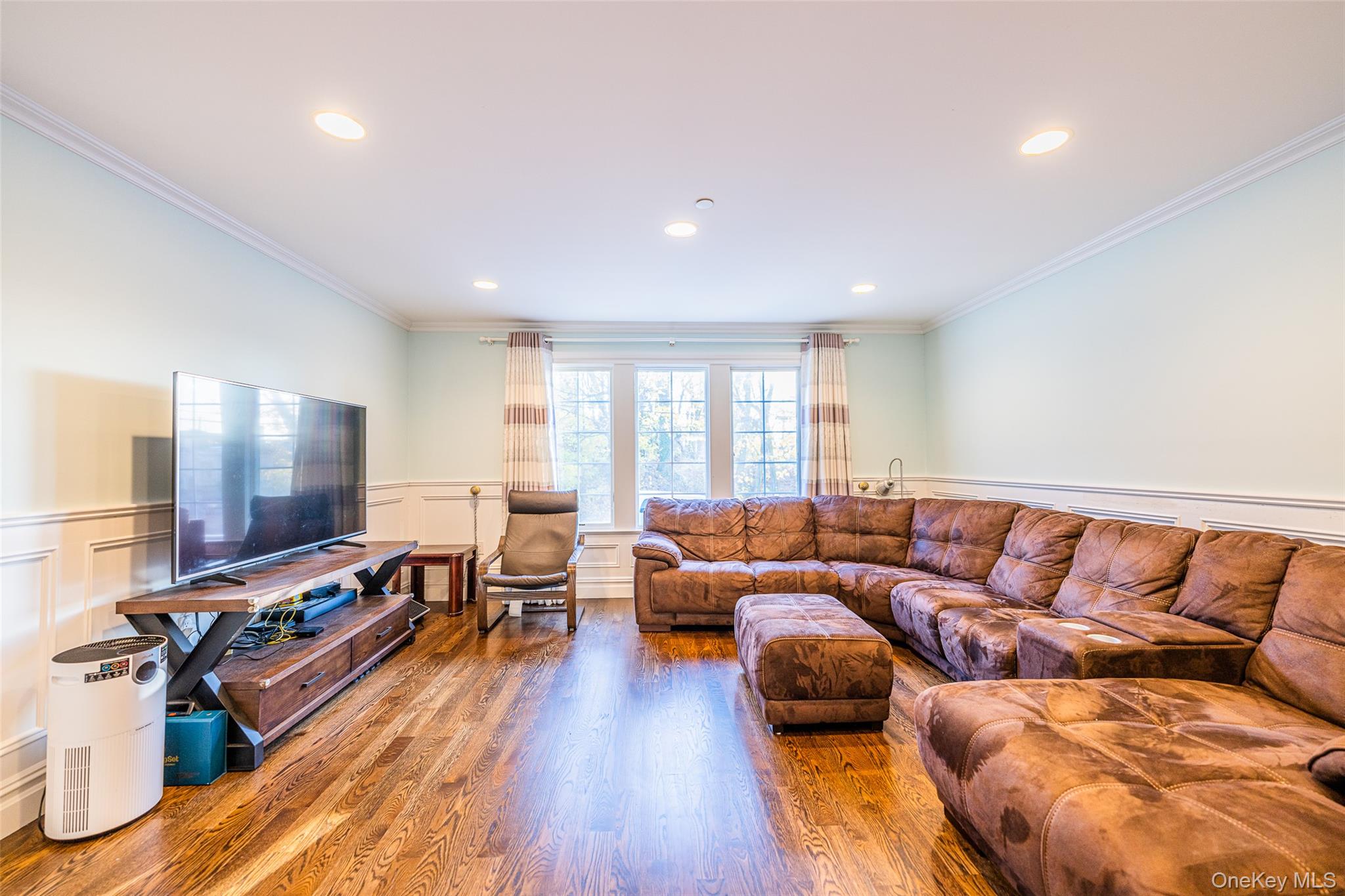 4515 Browvale Lane, Little Neck, NY 11362