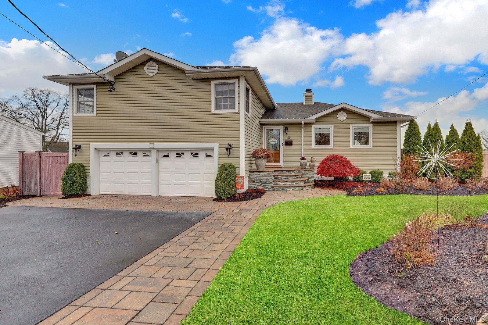 23 Biltmore Boulevard, Massapequa, NY 11758