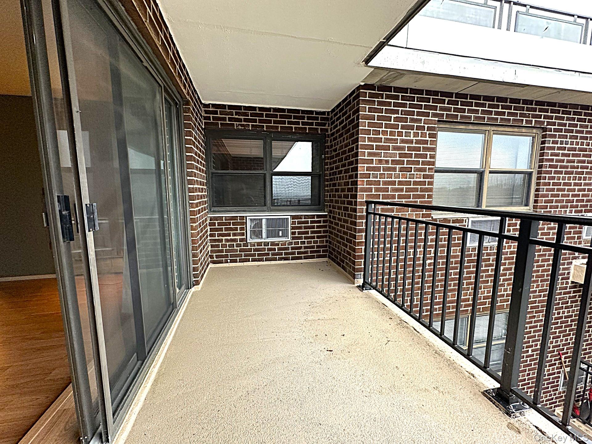 100 Diplomat Drive # 8J, Mount Kisco, NY 10549