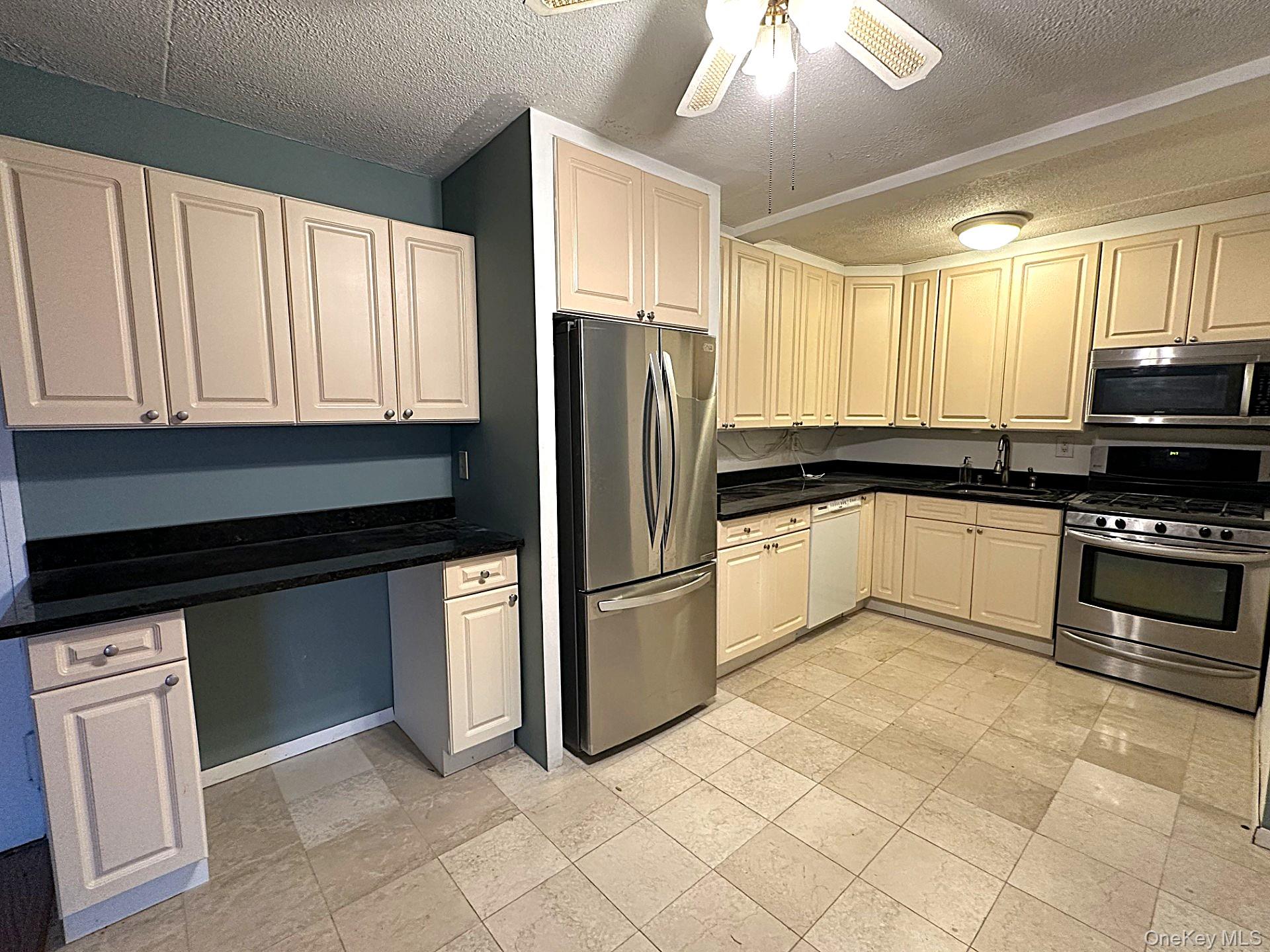 100 Diplomat Drive # 8J, Mount Kisco, NY 10549