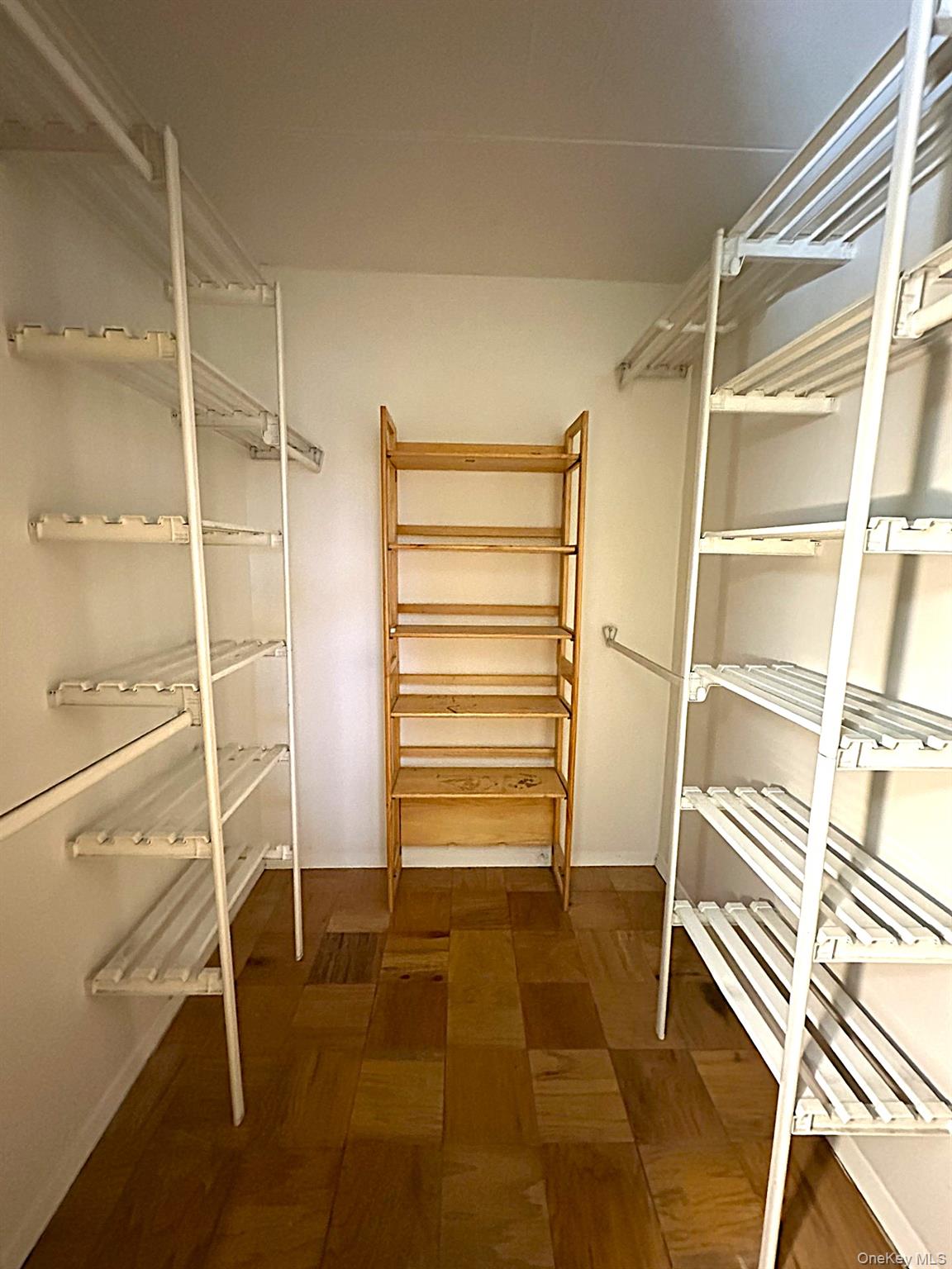 100 Diplomat Drive # 8J, Mount Kisco, NY 10549