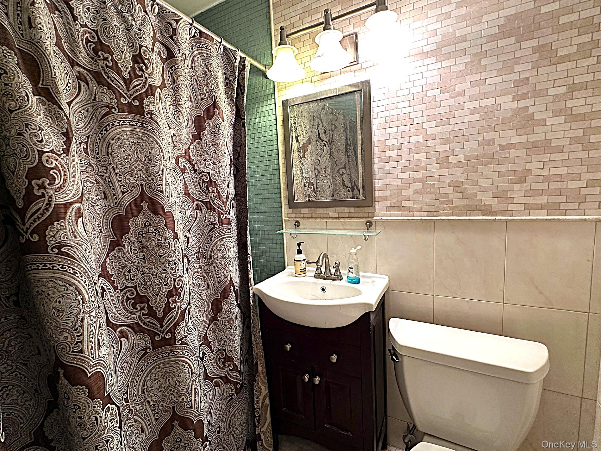 100 Diplomat Drive # 8J, Mount Kisco, NY 10549