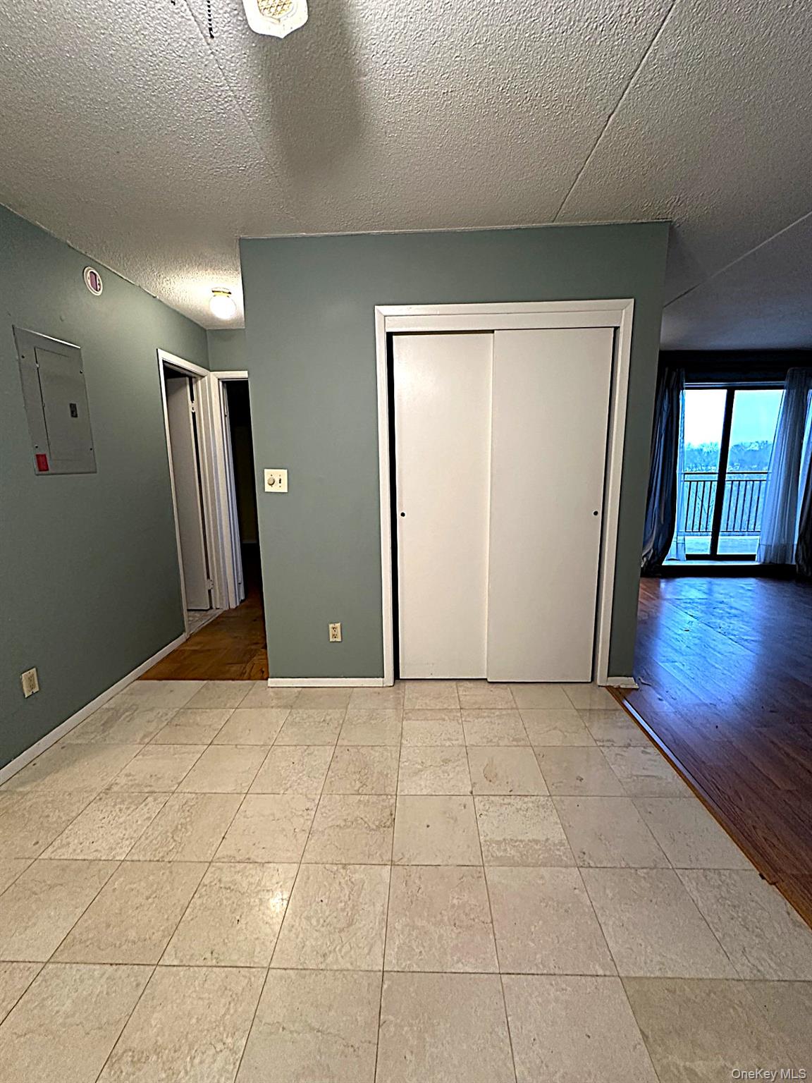 100 Diplomat Drive # 8J, Mount Kisco, NY 10549