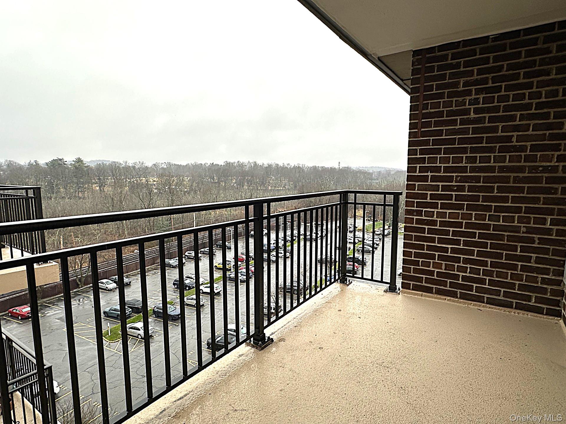 100 Diplomat Drive # 8J, Mount Kisco, NY 10549