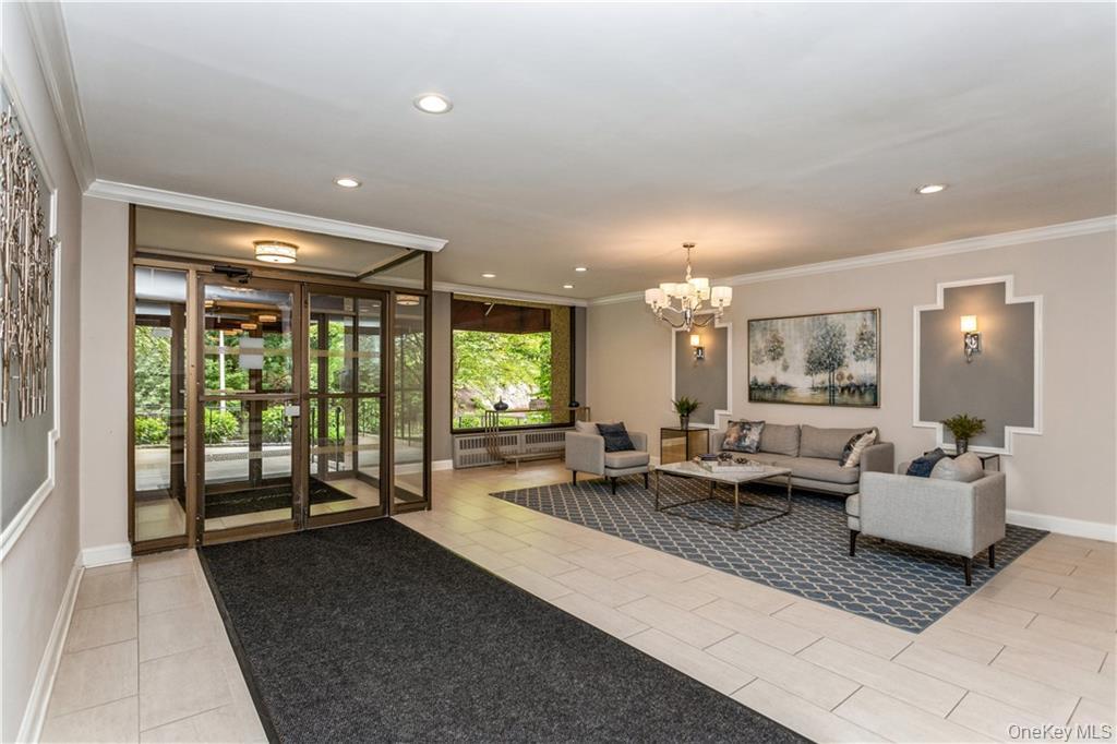 100 Diplomat Drive # 8J, Mount Kisco, NY 10549