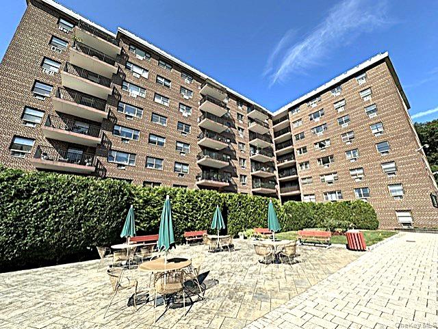 100 Diplomat Drive # 8J, Mount Kisco, NY 10549