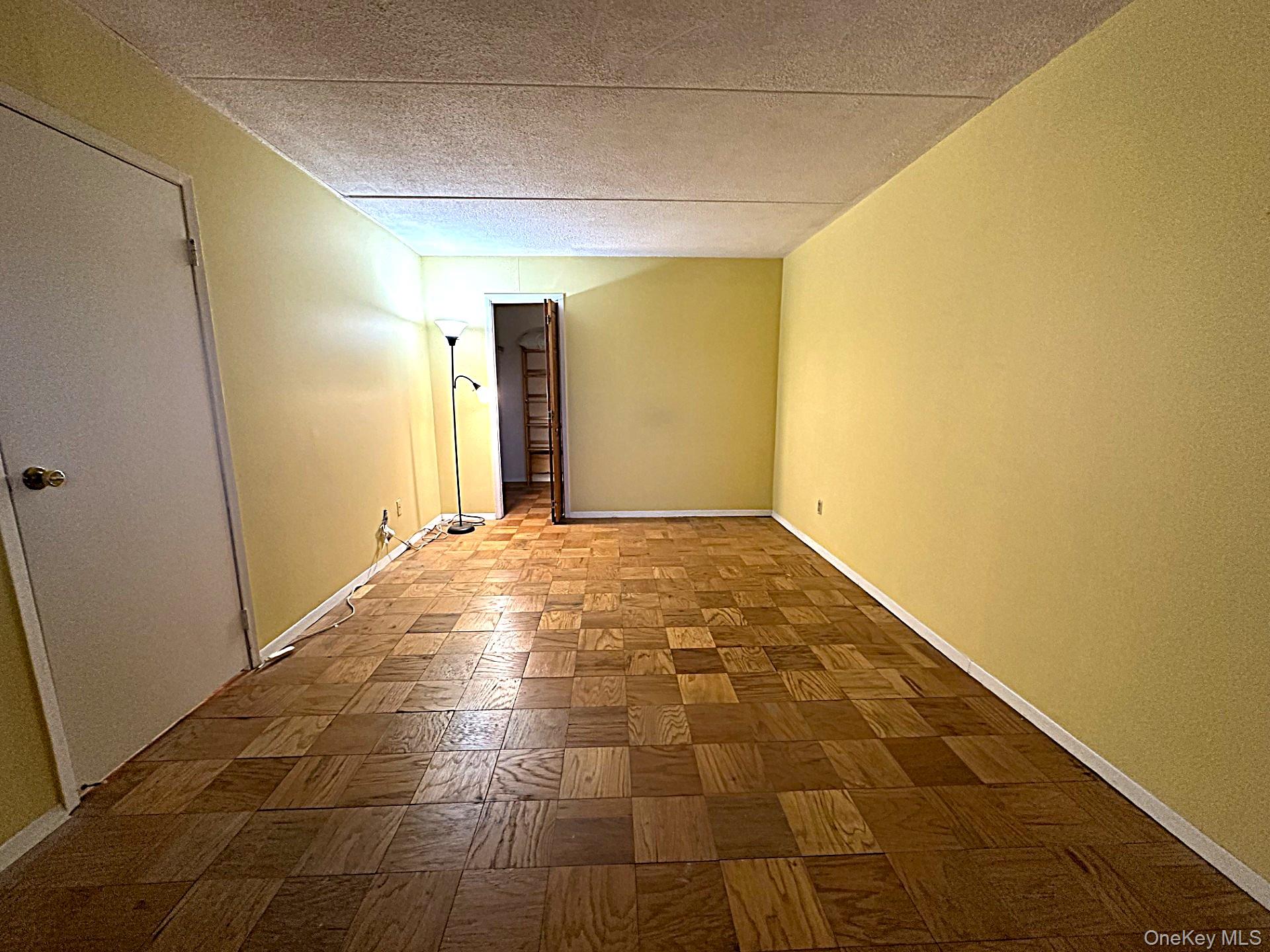 100 Diplomat Drive # 8J, Mount Kisco, NY 10549