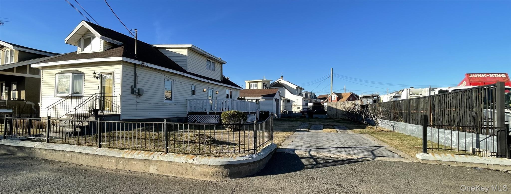 10 3rd Street, Rosedale, NY 11422