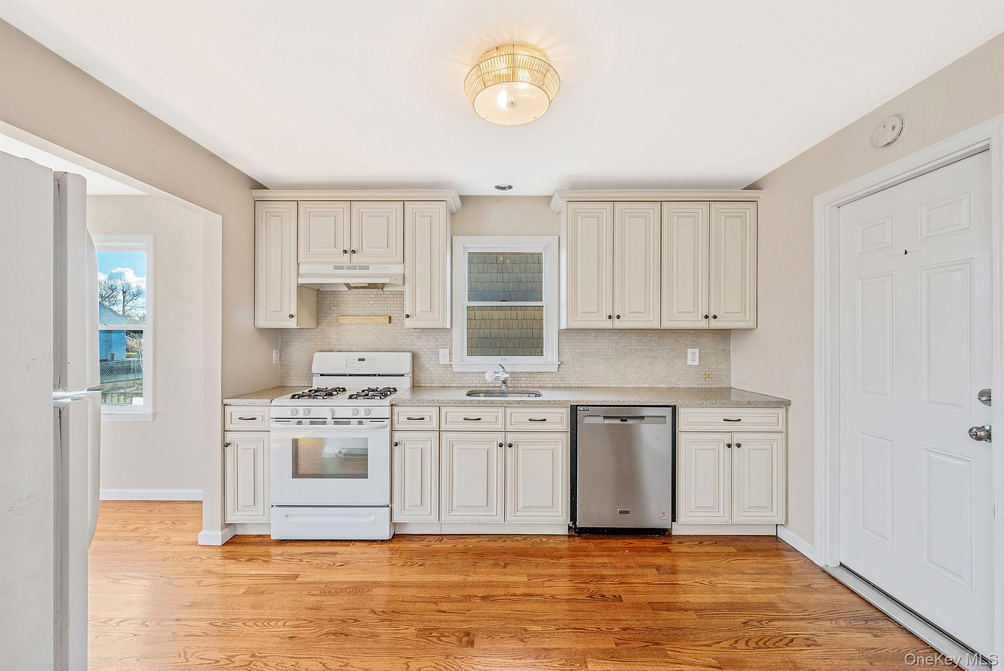 38 Berger Avenue, Amityville, NY 11701