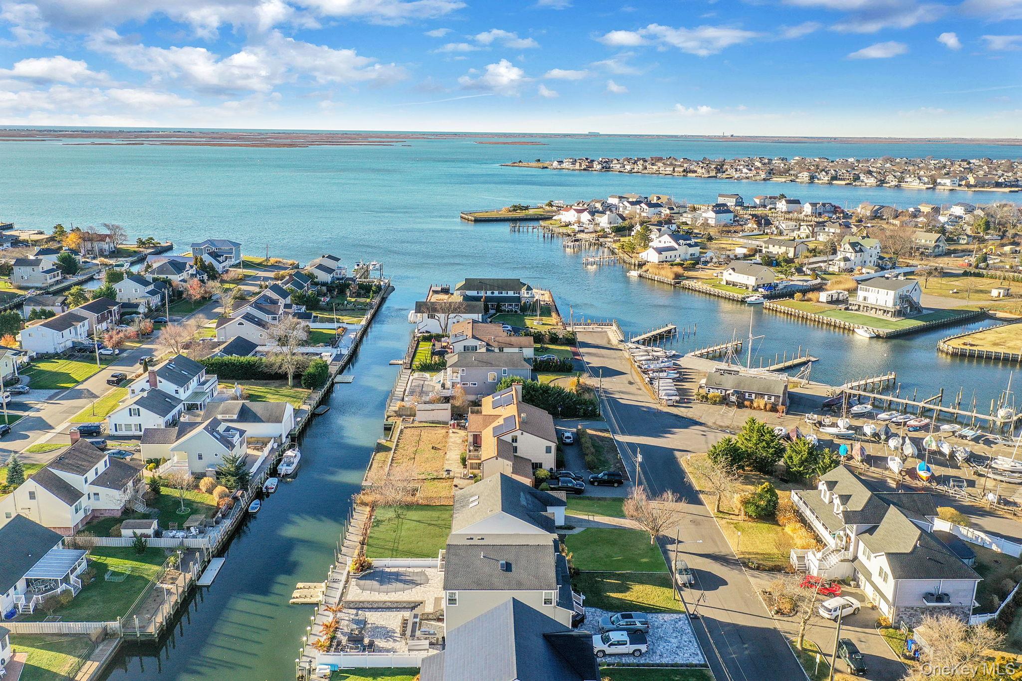 38 Berger Avenue, Amityville, NY 11701