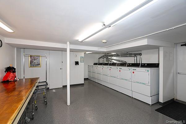 400 Fulton Street # 14C, Farmingdale, NY 11735