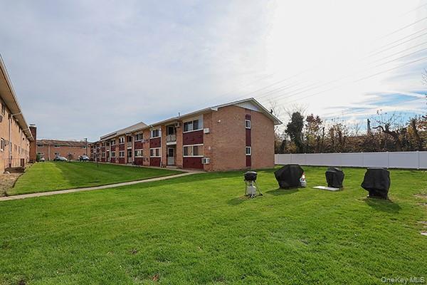 400 Fulton Street # 14C, Farmingdale, NY 11735