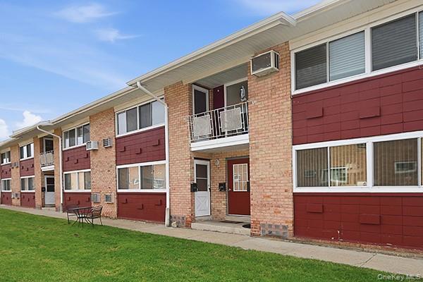 400 Fulton Street # 14C, Farmingdale, NY 11735