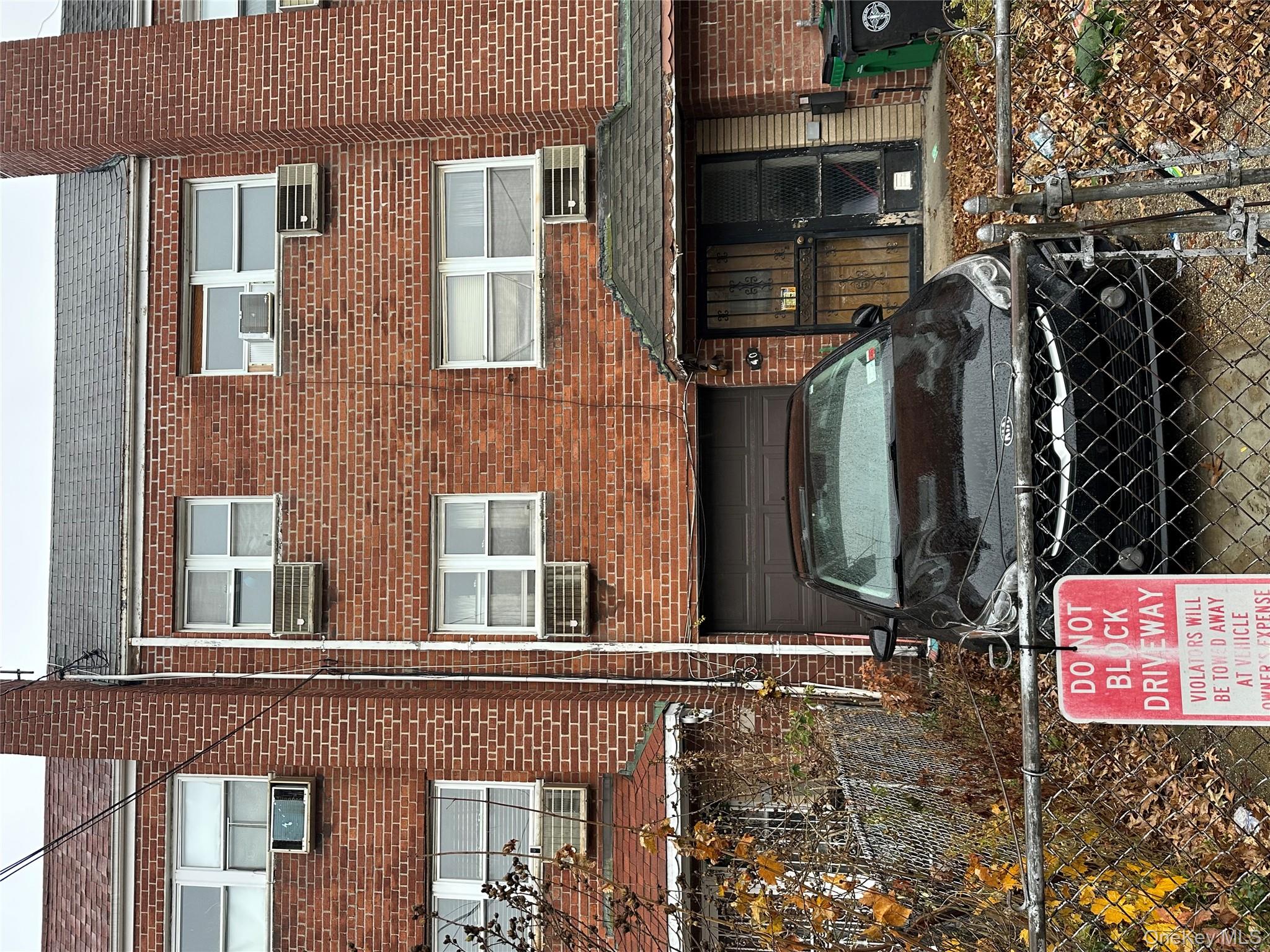 40 Autumn Avenue, Brooklyn, NY 11208