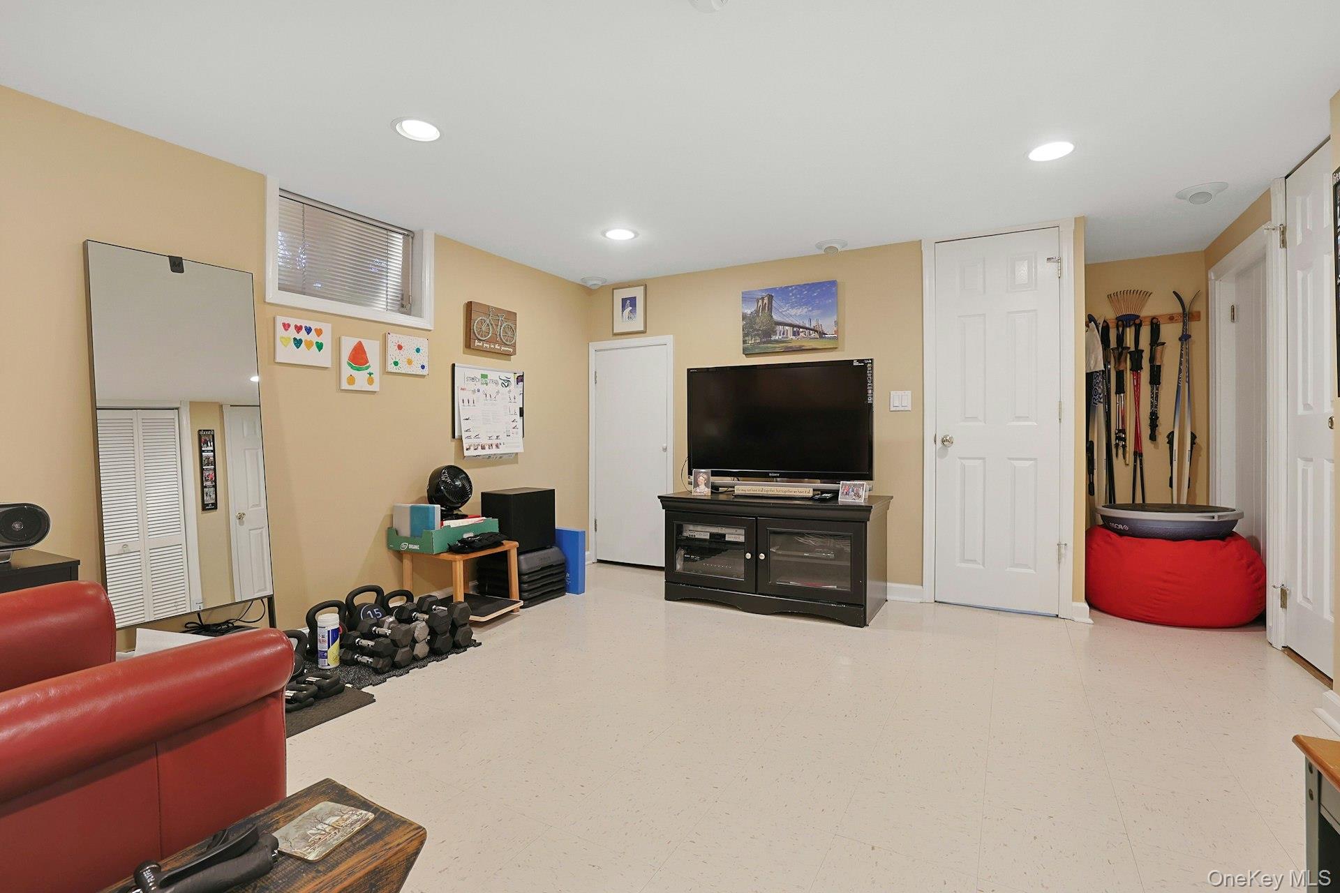 9 Somerset Drive # 11F, Suffern, NY 10901