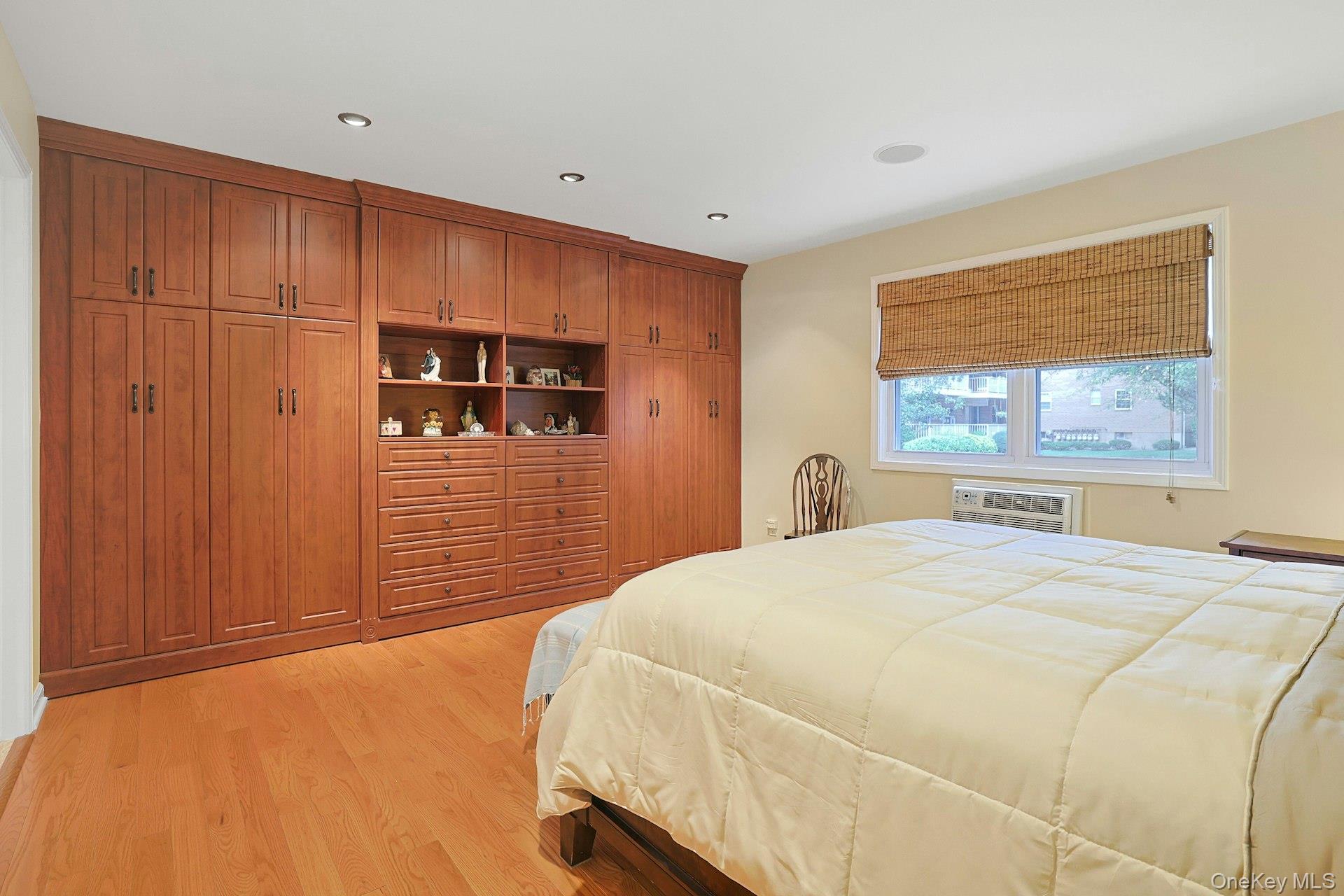 9 Somerset Drive # 11F, Suffern, NY 10901