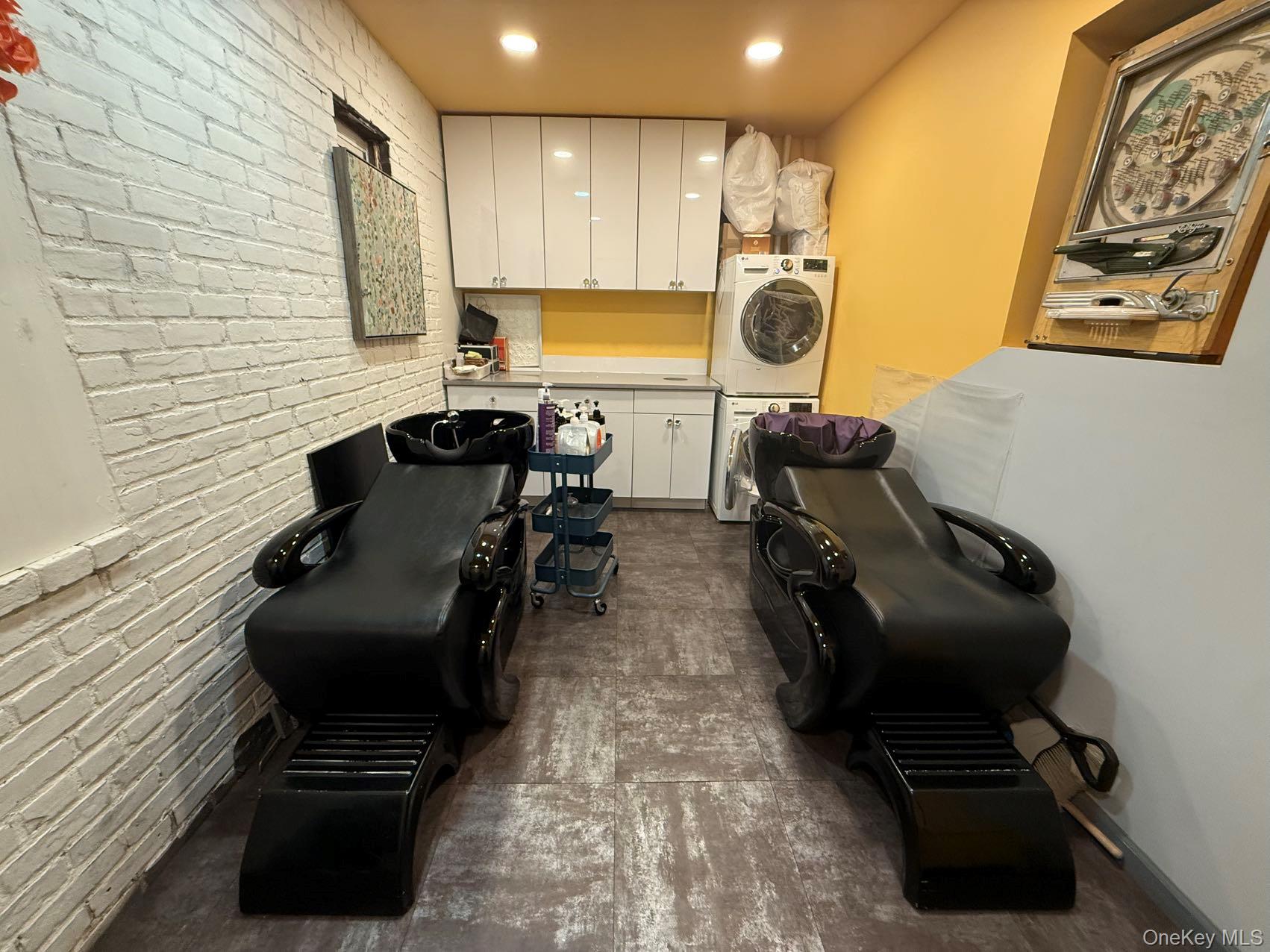 192-16 Northern Blvd, Flushing, NY 11358