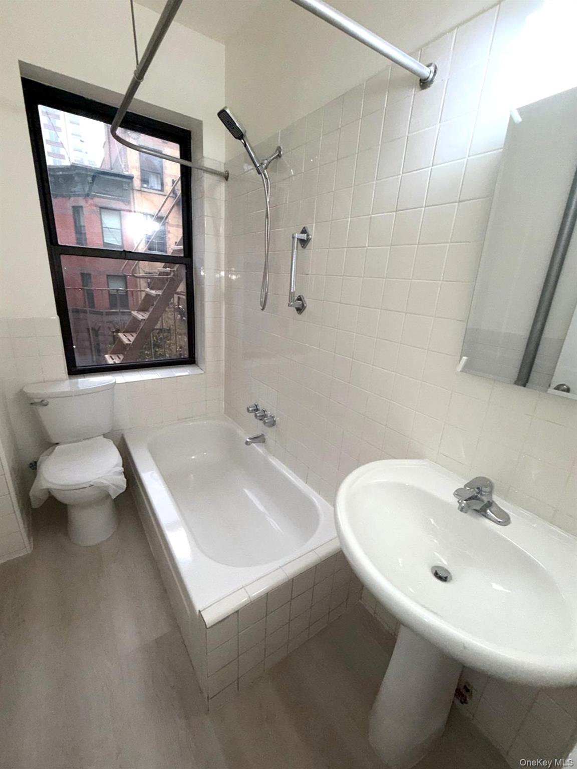 140 E 95th Street # 3C, New York (Manhattan), NY 10128