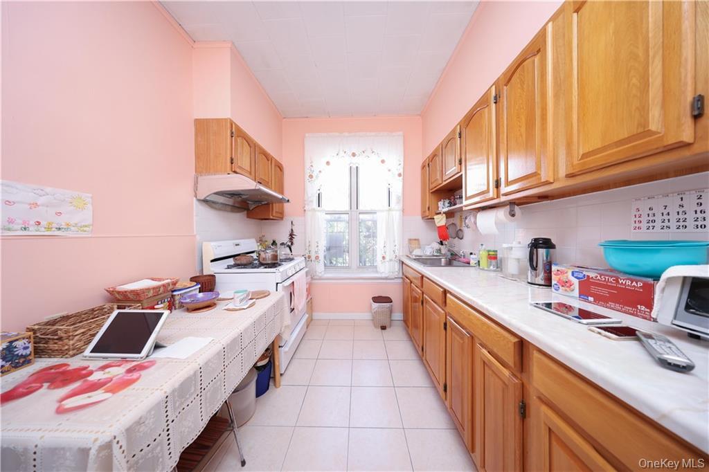 2176 E 13th Street, Brooklyn, NY 11229