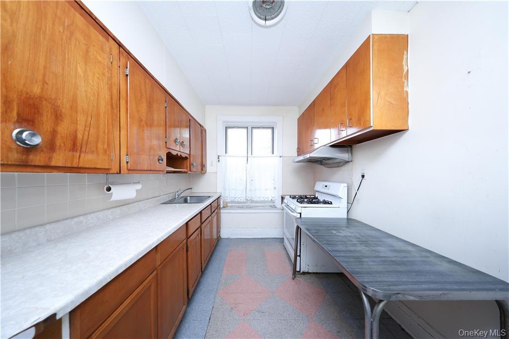 2176 E 13th Street, Brooklyn, NY 11229