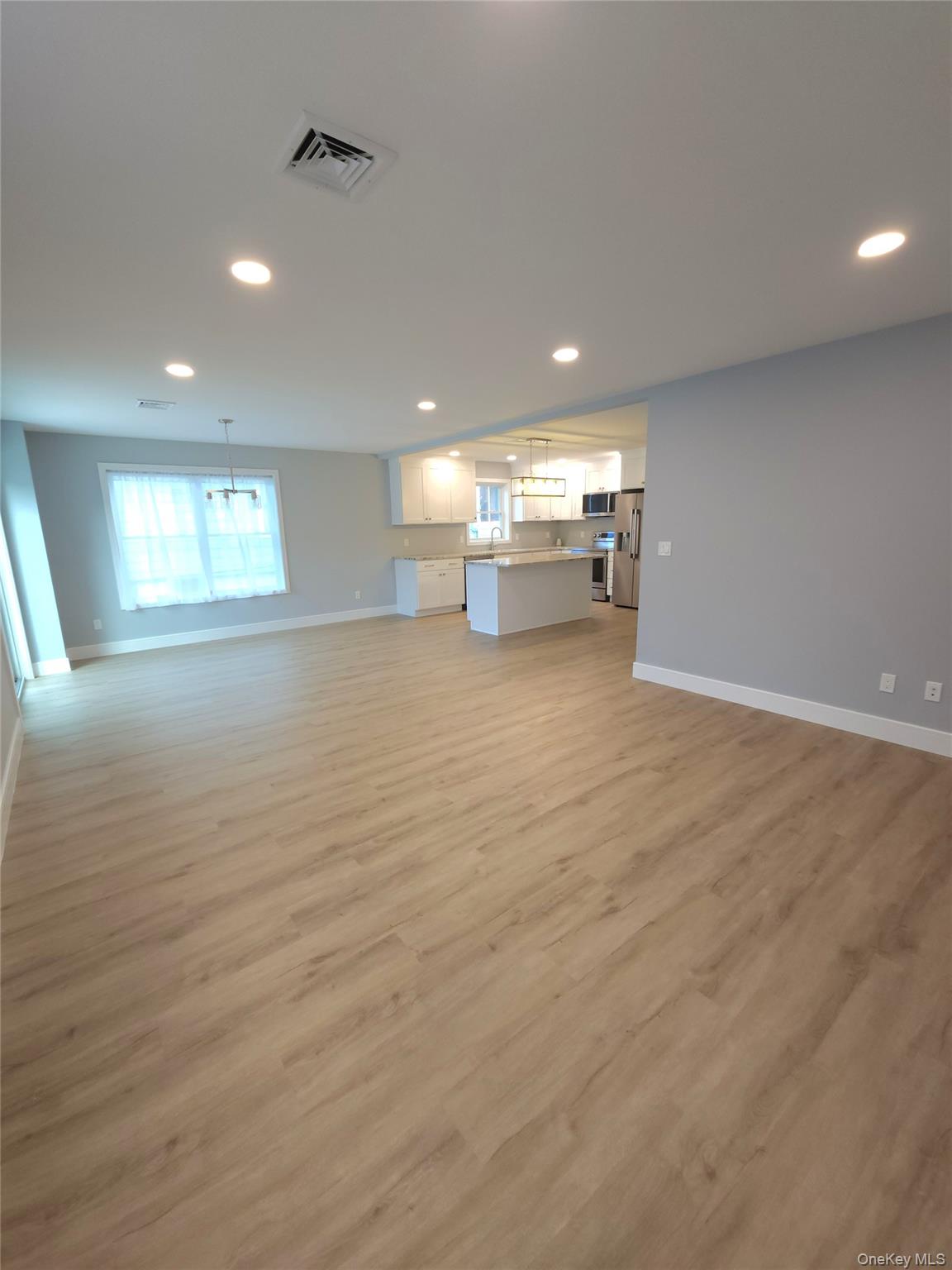 15 Greising Street, Pine Bush, NY 12566