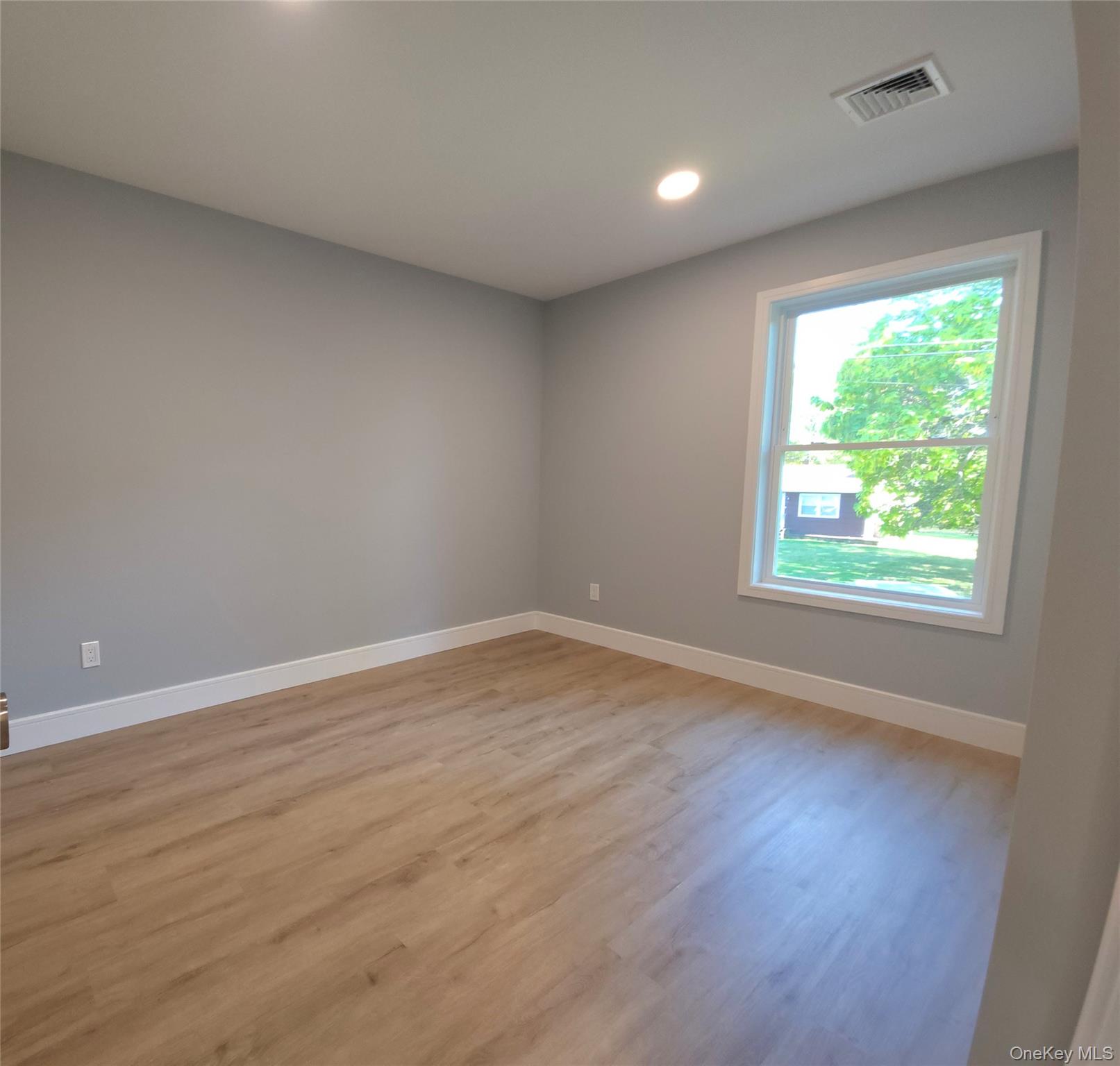 15 Greising Street, Pine Bush, NY 12566