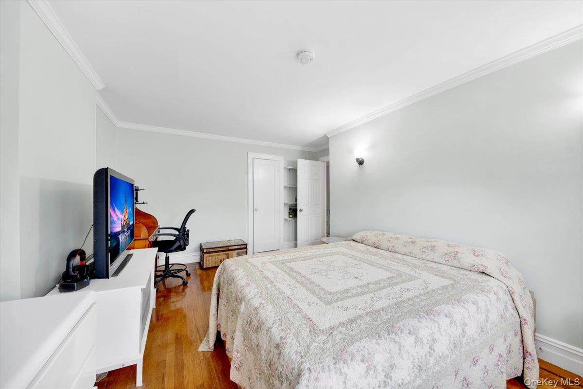 2529 Westervelt Avenue, Bronx, NY 10469